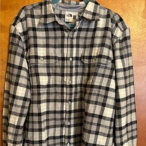 The North Face flannel men’s large